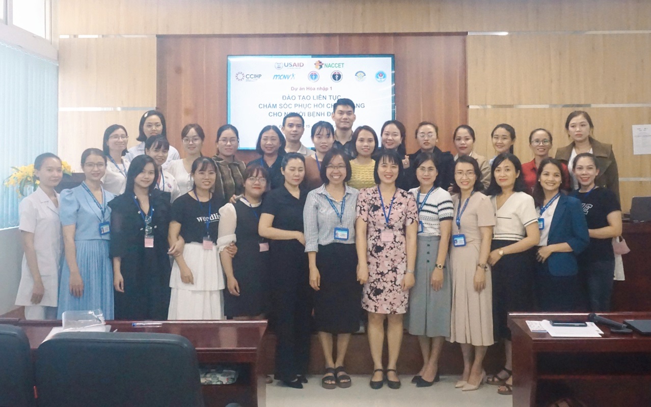 Trường Đại học Kỹ thuật Y - Dược Đà Nẵng tổ chức khóa CME “Chăm sóc phục hồi chức năng cho người bệnh đột quỵ”